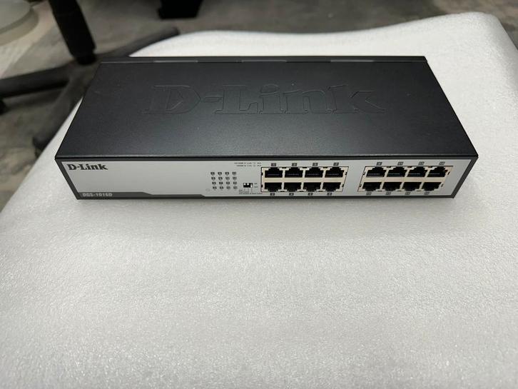 D-Link DGS-1016D Netwerk switch 16 poorten, Computers en Software, Netwerk switches, Zo goed als nieuw, Ophalen of Verzenden