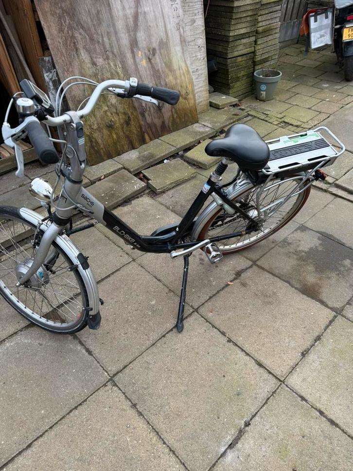 Mooie en goed werkende elctrische fiets met goede accu, Fietsen en Brommers, Elektrische fietsen, Zo goed als nieuw, Sachs, 30 tot 50 km per accu