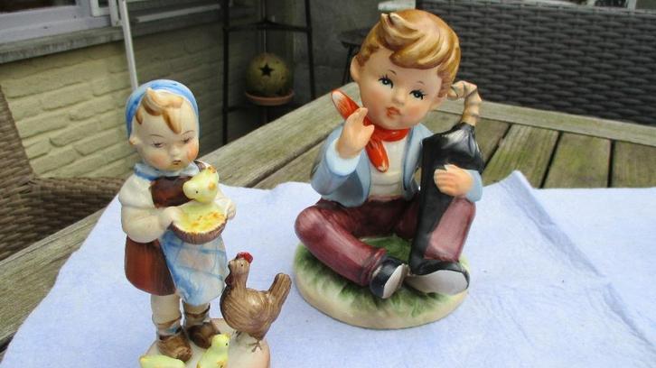 Hummel stijl kind met paraplu 15€, Meisje met kuikentjes 10€, Verzamelen, Beelden en Beeldjes, Zo goed als nieuw, Hummel, Ophalen