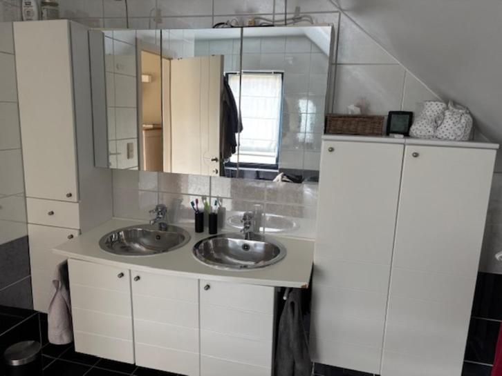 Badkamer zelf uit te breken, Huis en Inrichting, Badkamer | Complete badkamers, Gebruikt, Met bad, Met douche, Ophalen