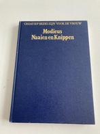 boek " Modieus naaien en knippen " vintage 1983, Enlèvement ou Envoi, Utilisé, Autres types