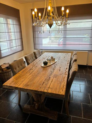 Eiken massieve kloostertafel met stoelen beschikbaar voor biedingen