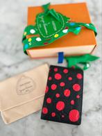 Louis vuitton pocket organiser yayoi kusama, Handtassen en Accessoires, Portemonnees, Ophalen of Verzenden, Zo goed als nieuw