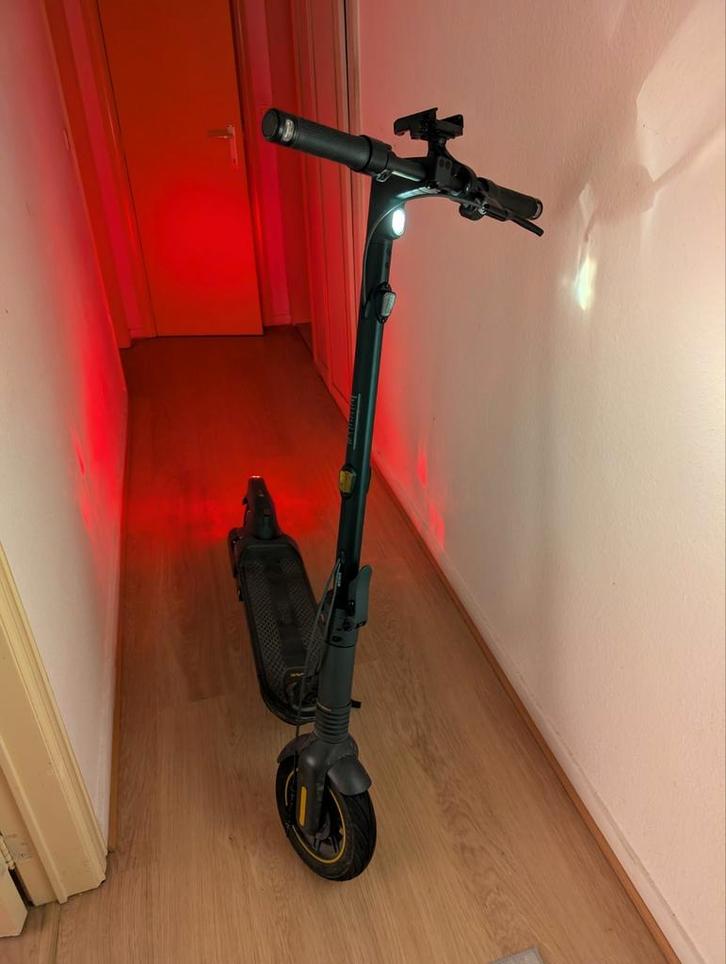 Ninebot Segway Max G2, Fietsen en Brommers, Steps, Zo goed als nieuw, Ophalen