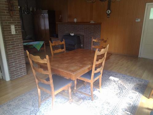 Vintage tafel (ruitmotief en mooi gevormde poten ) + stoelen, Huis en Inrichting, Tafels | Eettafels, Gebruikt, 50 tot 100 cm