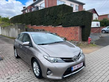 TOYOTA AURIS-BOITE AUTOMATIQUE - CLIMATISEE - GARANTIE