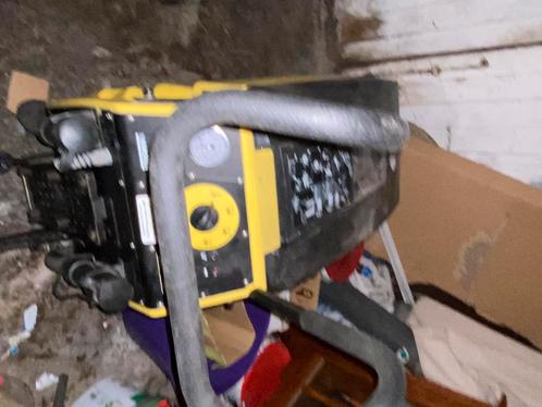 Kärcher achter loop schrob zuig machine, Zakelijke goederen, Machines en Bouw | Onderhoud en Reiniging, Ophalen