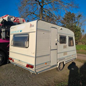 Caravane, caravane, 4 couchettes, salle de bain, toilettes,