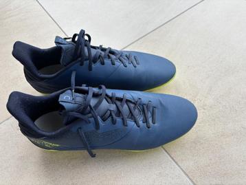 Voetbalschoenen maat 48 beschikbaar voor biedingen
