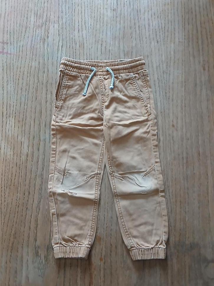 Lichtbruine H&M broek – maat 104, Kinderen en Baby's, Kinderkleding | Maat 104, Gebruikt, Jongen, Broek, Ophalen of Verzenden