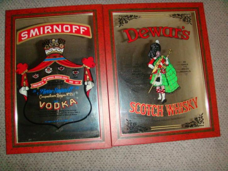 Reclamespiegels Vodka en Whisky, Antiek en Kunst, Antiek | Spiegels, Minder dan 50 cm, Minder dan 100 cm, Rechthoekig, Ophalen of Verzenden