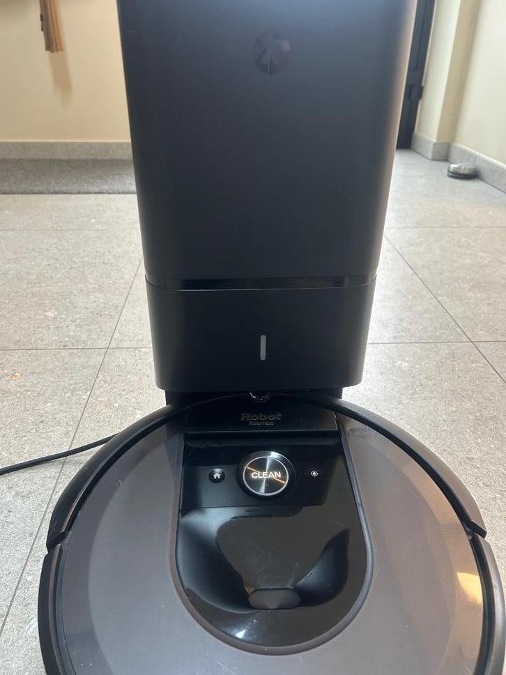 iRobot roomba i7+ +opvangbak, virtual wall & reservestukken, Elektronische apparatuur, Stofzuigers, Zo goed als nieuw, Robotstofzuiger