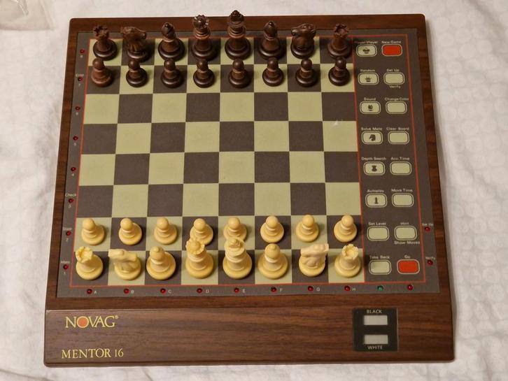 Echiquier électronique Novag Mentor 16 avec pièces., Divers, Calendriers, Enlèvement