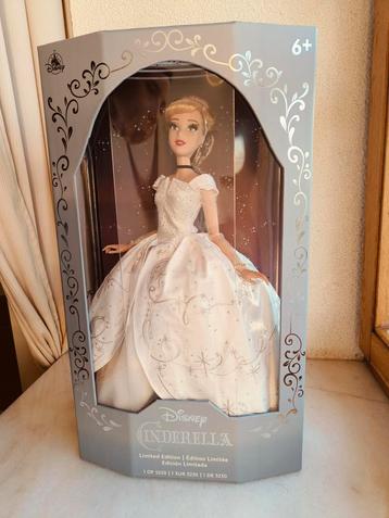 Cinderella limited edition doll  beschikbaar voor biedingen