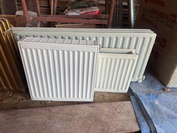 13 radiatoren & 2 gietijzer/retro model beschikbaar voor biedingen