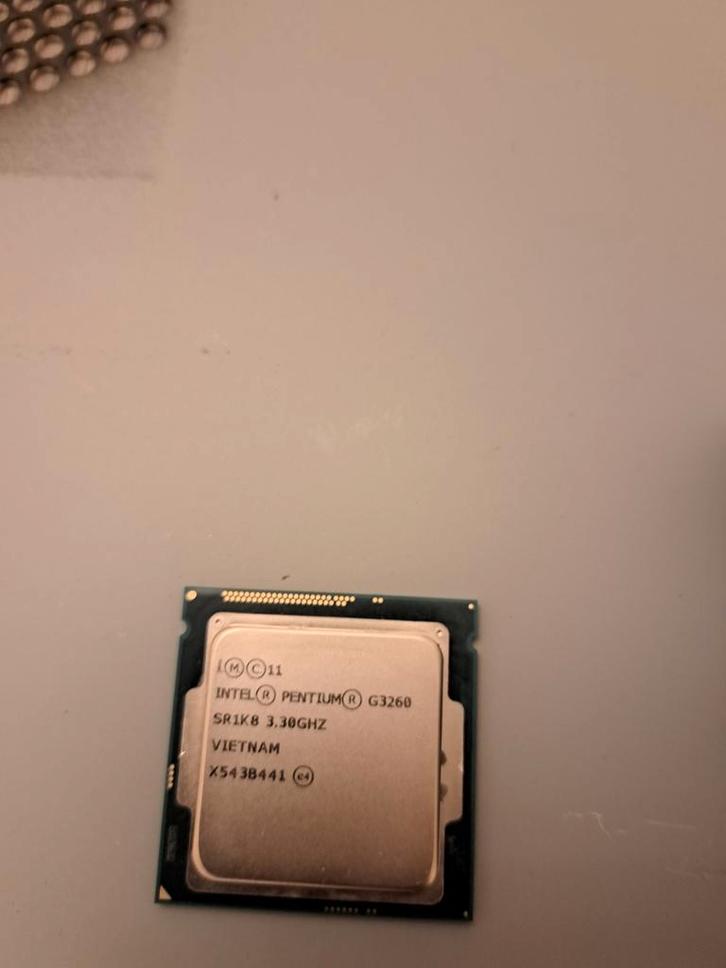 Processeur Intel Pentium G3260 + Ventirad Intel d’origine, Computers en Software, Processors