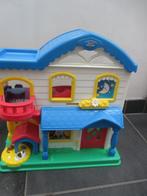 Fisher Price huis met 3 FP popjes en bed. Met # geluiden, Speelset, Met geluid, Zo goed als nieuw, Ophalen