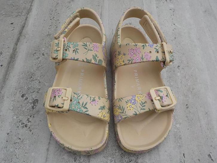 Nieuwe meisjes sandalen met bloemetjes maat 28, Kinderen en Baby's, Kinderkleding | Schoenen en Sokken, Nieuw, Overige typen, Meisje
