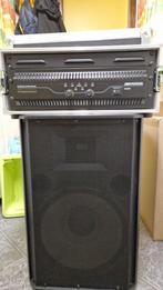 650watt versterker met twee 15 inch AK boxen, Ophalen, Zo goed als nieuw