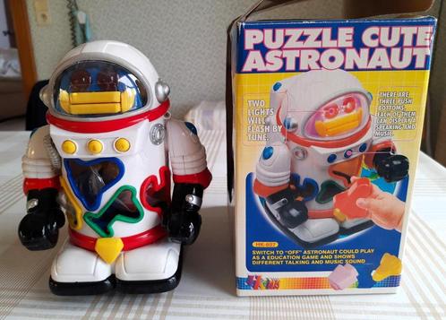 Bump and go   - astronaut HK607, Kinderen en Baby's, Speelgoed | Babyspeelgoed, Nieuw, Mobiel, Met licht, Met geluid, Met wieltjes