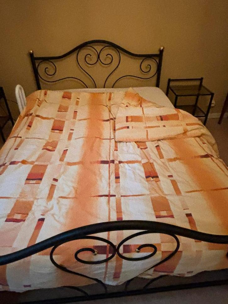 Lit + 2 tables de nuit, Huis en Inrichting, Slaapkamer | Complete slaapkamers, Gebruikt, Tweepersoons, Ophalen