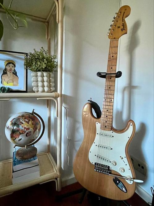 Premium 70’s Stratocaster (lic. by Fender), Musique & Instruments, Instruments à corde | Guitares | Électriques, Comme neuf, Solid body