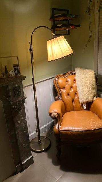 Vintage staanlamp. beschikbaar voor biedingen