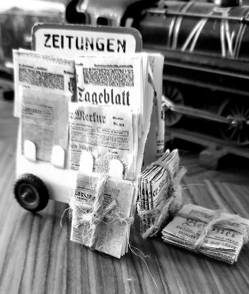 Kibri Zeitungen ! Blik 0 / 1, Antiek en Kunst, Antiek | Speelgoed, Ophalen of Verzenden