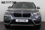 BMW X1 16d sDrive - NAVI - LEDER  - CRUISE - TREKHAAK, Bedrijf, 5 deurs, 3 cilinders, SUV of Terreinwagen