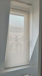 2 witte luxaflex jaloezieën/ lamellen, Huis en Inrichting, Stoffering | Gordijnen en Lamellen, Minder dan 50 cm, Modern, tijdloos