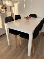 IKEA uitschuifbare tafel met 6 zwarte stoelen, Huis en Inrichting