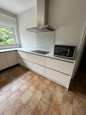 Moderne keuken  beschikbaar voor biedingen