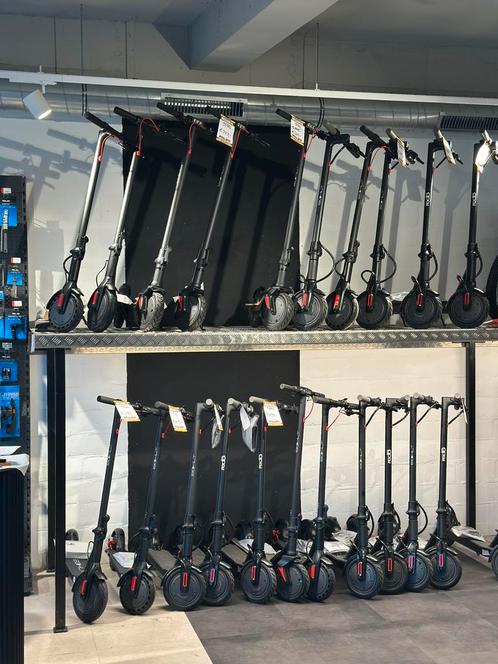 NIEUWE Elektrische Steps BIZAR LAGE PRIJZEN van 449 nu 199, Fietsen en Brommers, Steps, Nieuw, Elektrische step (E-scooter), Ophalen