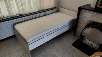 Éénpersoonsbed 200 x 90 beschikbaar voor biedingen