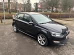 Vw Polo 1.2 TSI  63000km 2013 garantie!, Voorwielaandrijving, Stof, Zwart, 1198 cc