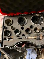 Klok boren cet, Enlèvement