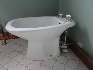 Bidet beschikbaar voor biedingen