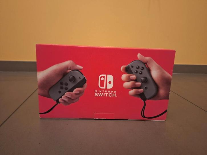 Switch V2 2019, Games en Spelcomputers, Spelcomputers | Nintendo Switch, Zo goed als nieuw, Met games, Ophalen