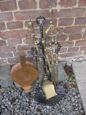 Oudheid: accessoires voor open haarden uit de oudheid beschikbaar voor biedingen