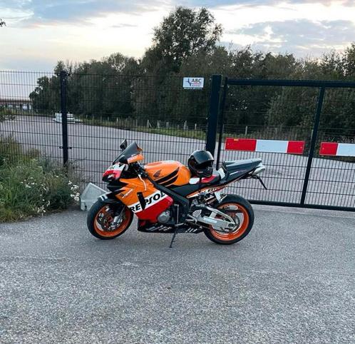 Prachtige en unieke Honda CBR600RR Repsol editie, Motoren, Motoren | Honda, Particulier, Super Sport, meer dan 35 kW, 4 cilinders