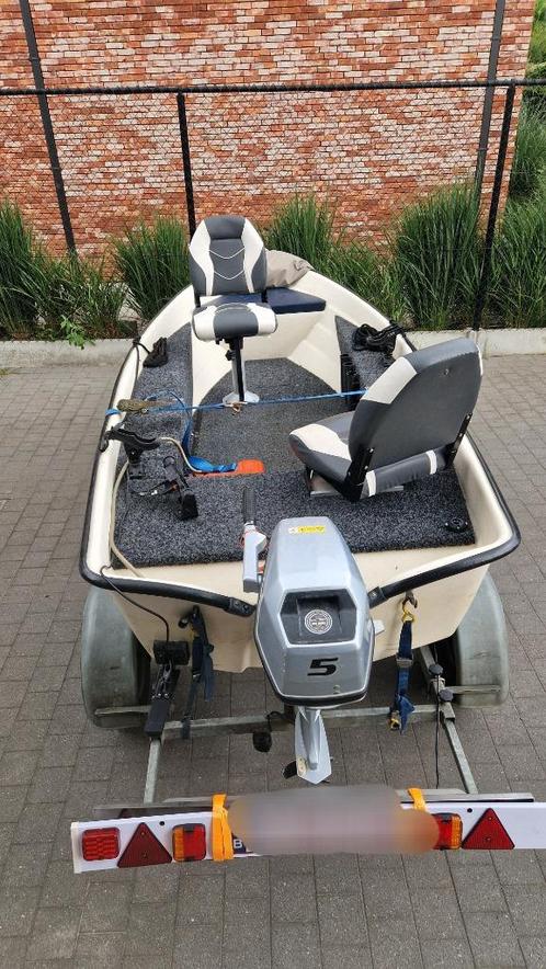 visboot met trailer, Watersport en Boten, Motorboten en Motorjachten, Gebruikt, Polyester, Tot 6 meter, Benzine, Buitenboordmotor
