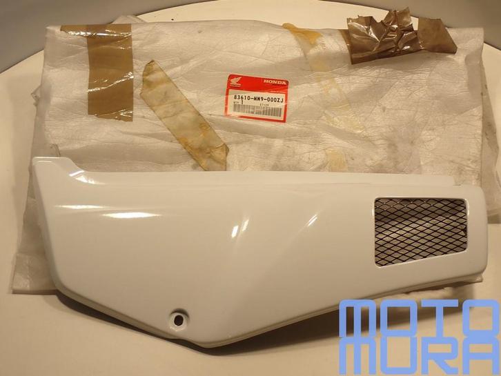 Nieuwe origineel zijkap Honda NX500 NX650 Dominator 1988 - 1, Motoren, Onderdelen | Honda, Nieuw, Ophalen of Verzenden