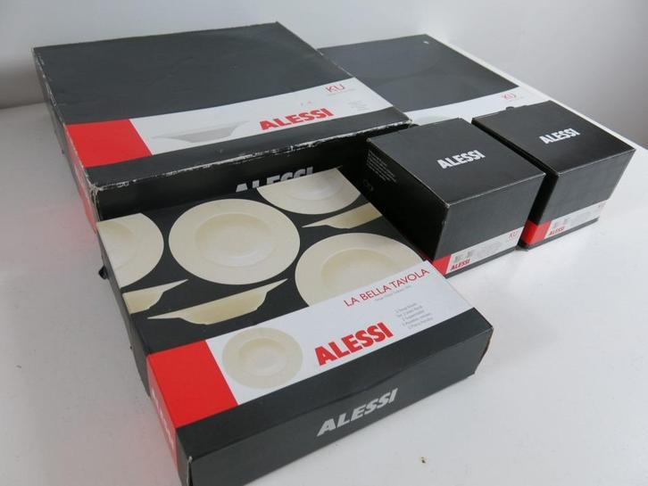 Alessi servies ku  Ettore Sattsass  Toyo ito, Antiek en Kunst, Kunst | Designobjecten, Ophalen of Verzenden
