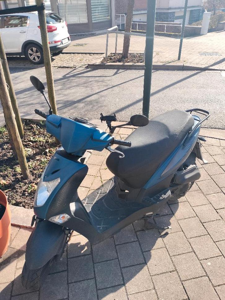 Scooter Kymco agility, Vélos & Vélomoteurs, Scooters | Kymco, Comme neuf, Agility, Classe A (25 km/h), Essence, Enlèvement