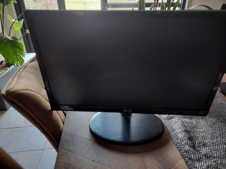 LG 22EA53VQ-P Zwart 22inch, Computers en Software, Monitoren, Zo goed als nieuw, DVI, HDMI, VGA, IPS, HD, Ophalen