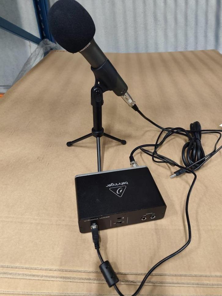 Behringer U-Phoria UMC22 + Samson microfoon + statief, Muziek en Instrumenten, Microfoons, Zo goed als nieuw, Ophalen