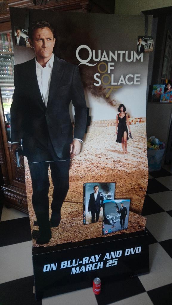 Levensgrote kartonnen display James Bond Quantum of Solace., Verzamelen, Film en Tv, Gebruikt, Film, Beeldje, Replica of Model