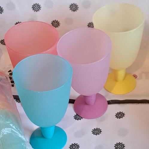 Tupperware 4 cocktail/ijs/smoothiebekers 470 ml Nieuw, Huis en Inrichting, Keuken | Tupperware, Nieuw, Ophalen of Verzenden