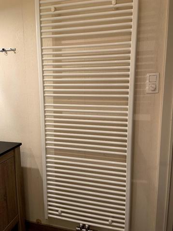 Radiateur/sèche-serviettes décoratif, Enlèvement, Comme neuf, Radiateur