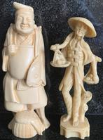 2 figures orientales sculptées en ivorine, Enlèvement ou Envoi